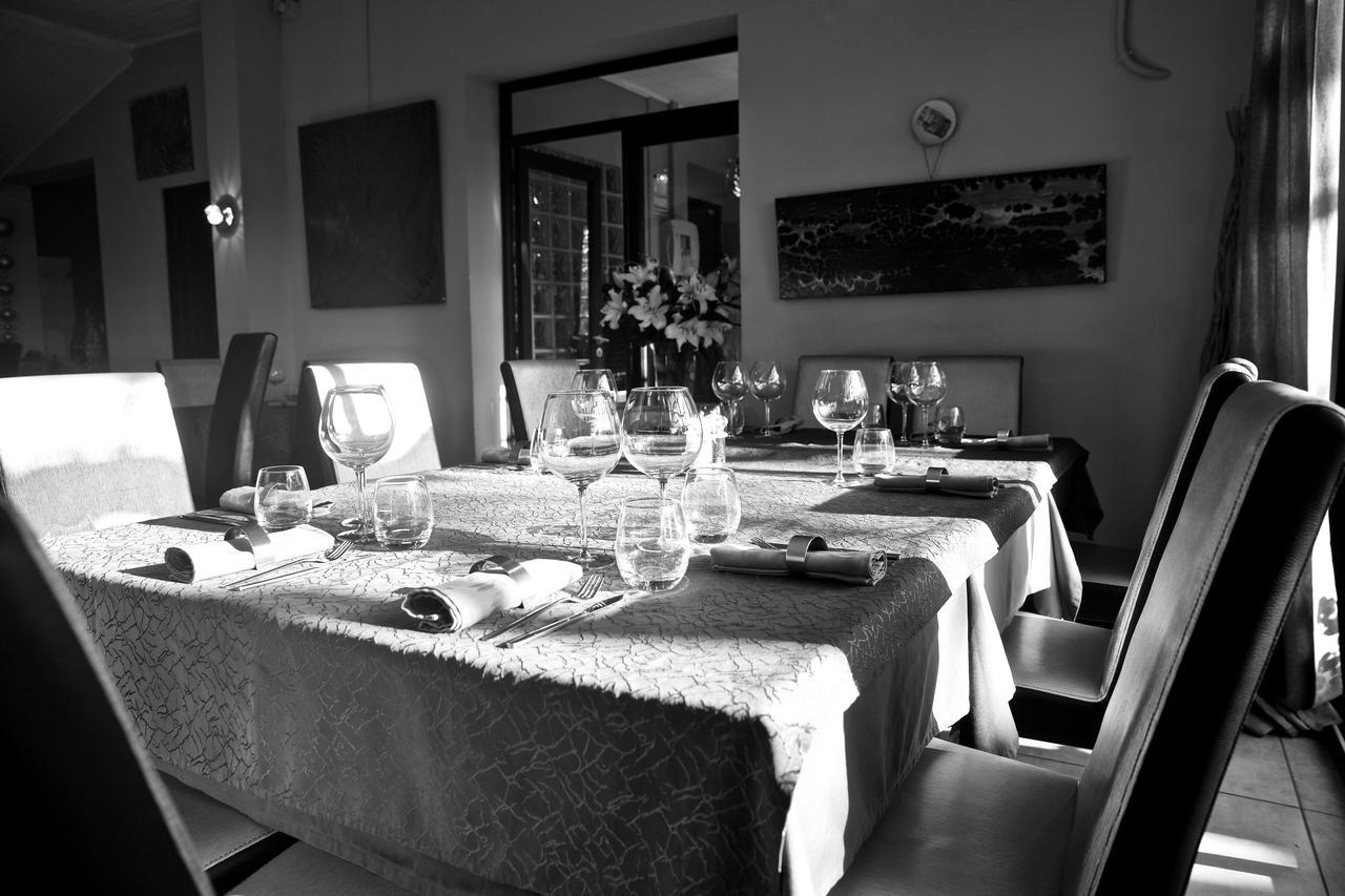 Le Bernon Hotel Connaux Bagian luar foto