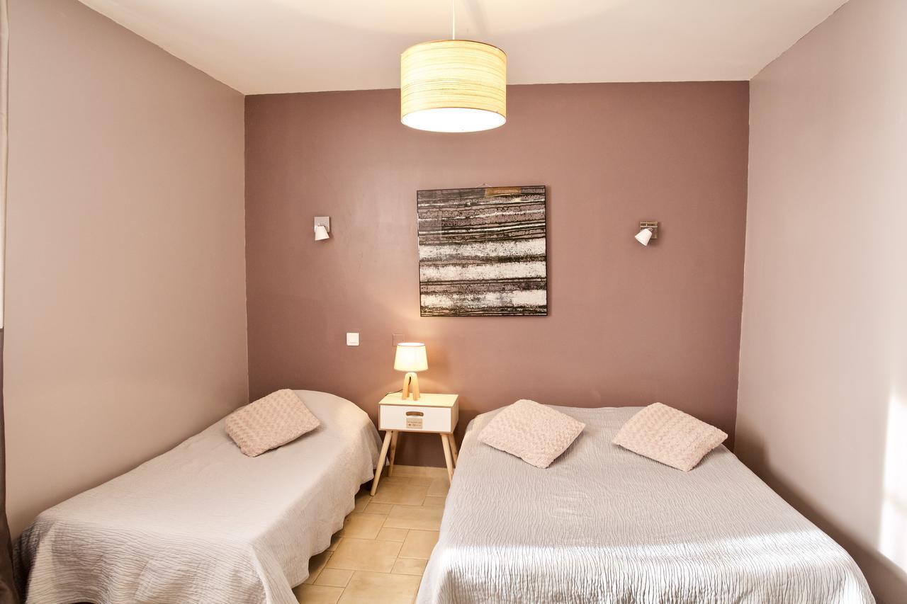 Le Bernon Hotel Connaux Bagian luar foto